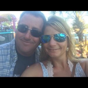 Meet your Posher, Valarie